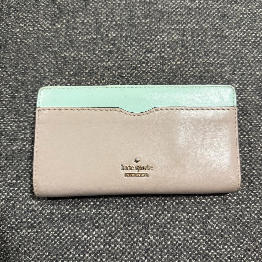 Kate Spade Green and Tan Wallet Elegant Two-Tone Design